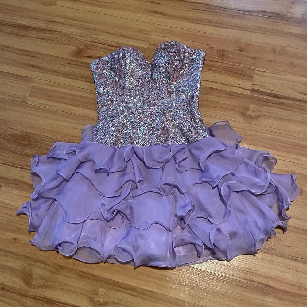 NWOT Sherri Hill Ruffled Cocktail Dress
